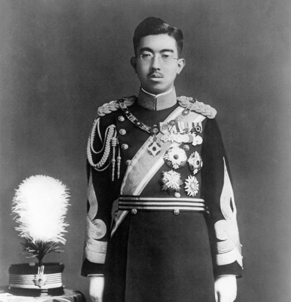 Bild des jungen Kaisers Hirohito in Galauniform, 1935.