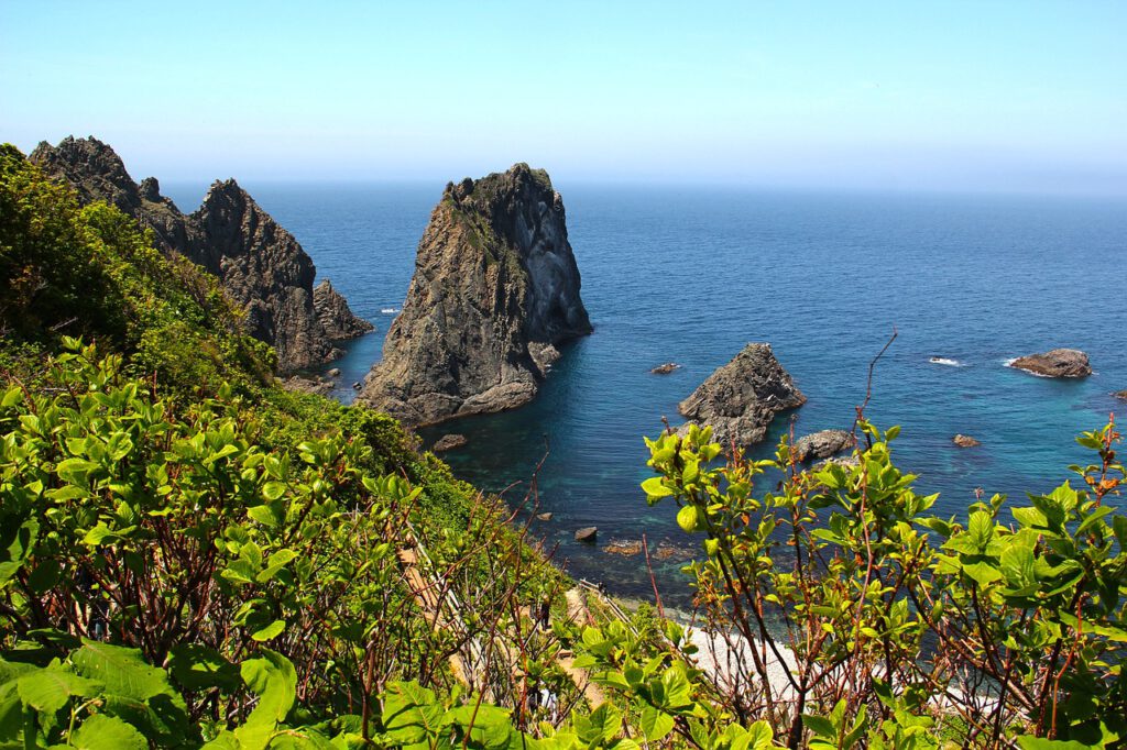 Abbildung der zerklüfteten Küste Hokkaidōs
